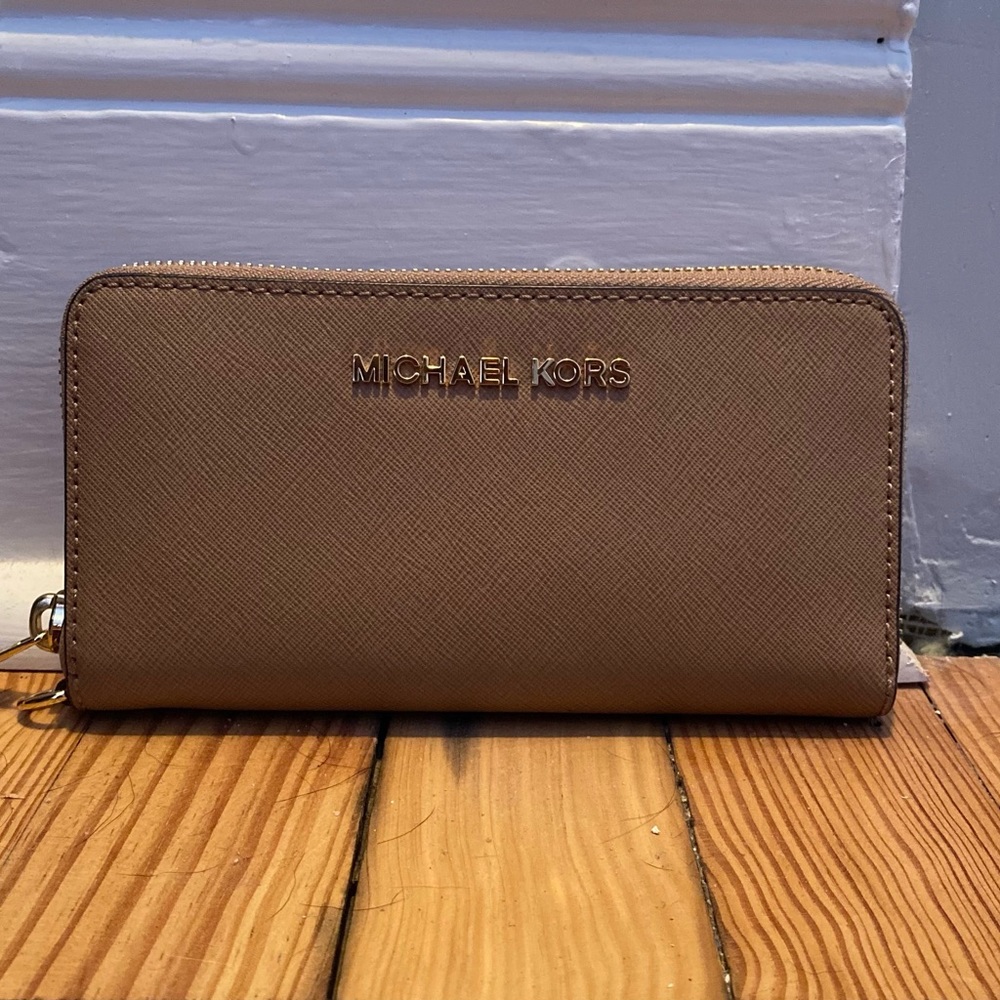 MICHAEL KORS Steffiano leather Continental Wallet Wristlet Bisque beige NWT